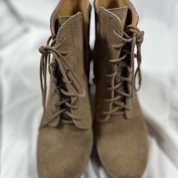 Women's Brown Lace-Up Ankle Boots - Picture 3 of 4